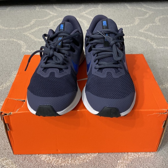NIKE DOWNSHIFTER 9 (GS) NWT - Picture 5 of 11